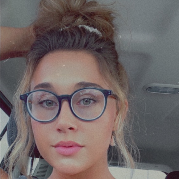 Meet your Posher, Randi - Picture 2 of 2